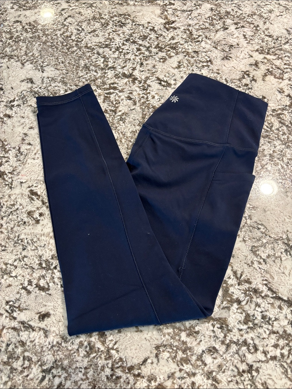 Athleta Salutation Stash 7/8 tights
